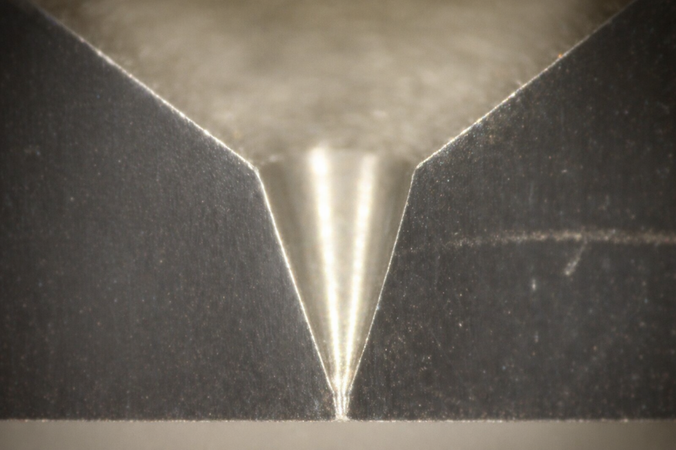 超硬内面テーパー加工・研磨